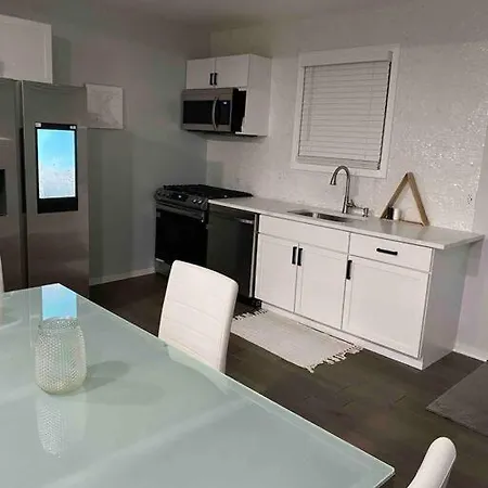 Modern 3Bed 2Bath Ranch With Diy Art Porch 3Tvs And Huge Front Yard To Enjoy! Villa Calumet City Exterior photo