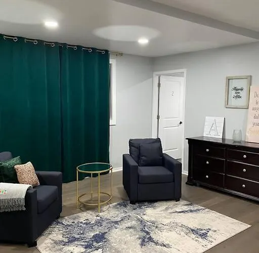 Modern 3Bed 2Bath Ranch With Diy Art Porch 3Tvs And Huge Front Yard To Enjoy!