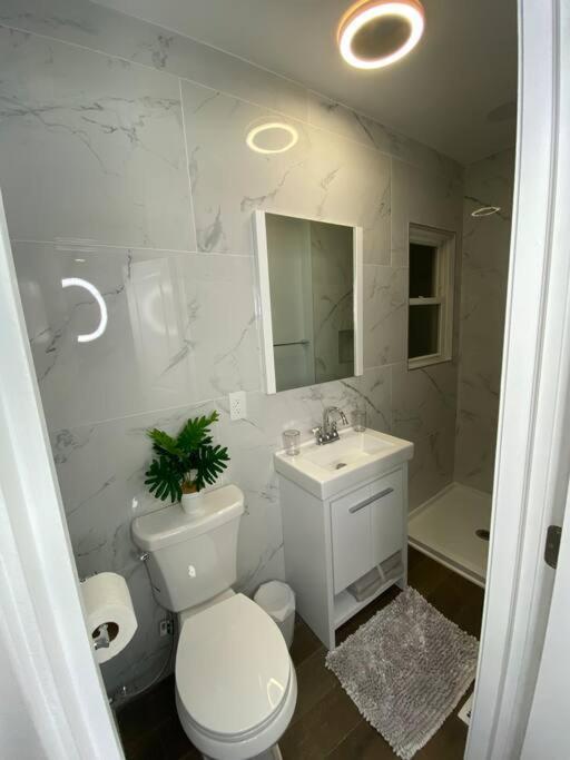 Villa Modern 3bed 2bath Ranch With Diy Art Porch 3tvs And Huge Front Yard To Enjoy! Calumet City