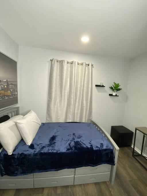 Modern 3bed 2bath Ranch With Diy Art Porch 3tvs And Huge Front Yard To Enjoy! Villa